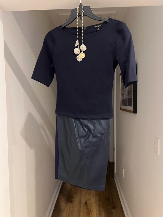 Ann Taylor Tops - Ann Taylor Navy Crewneck Top